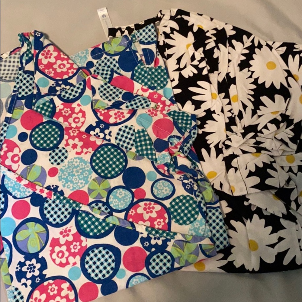 Scrub top